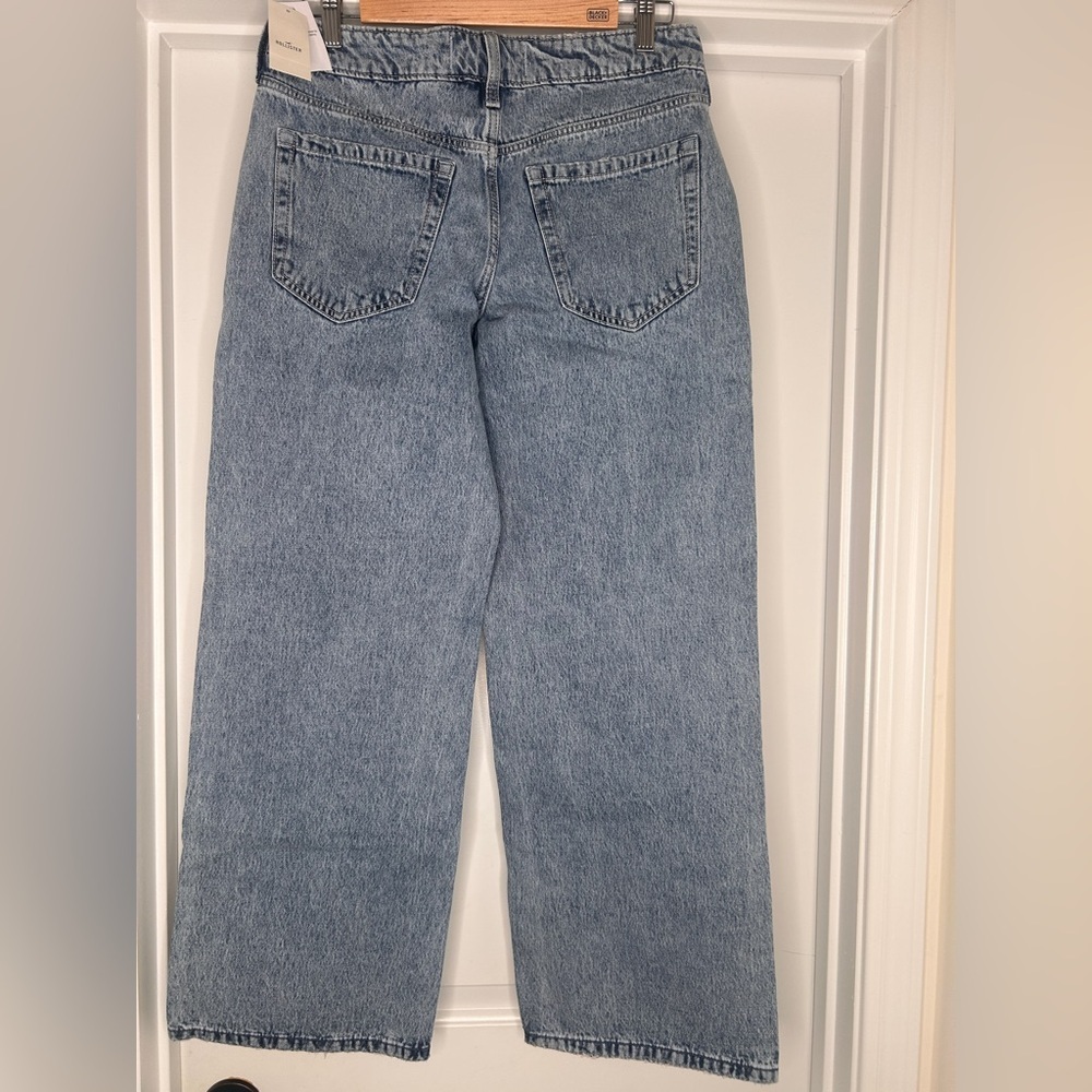 NWT Hollister Women’s Low Rise Baggy Jeans, Medium Wash, Sz.4R - Picture 13 of 15